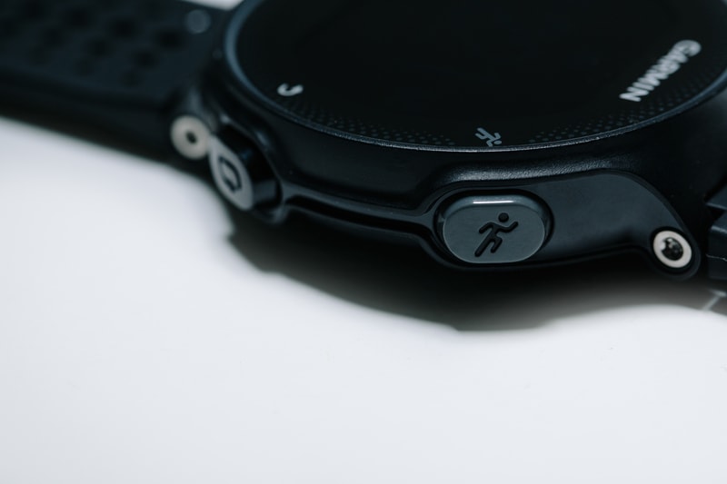 GARMIN 推出全新 Forerunner 235 腕式心率手錶