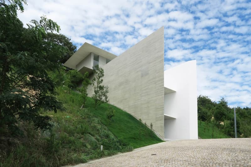 窪田建築工作室打造全新「YA House」山中大宅