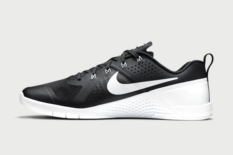 Nike Metcon 1 黑白色，末代釋出