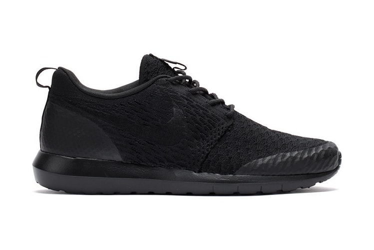 Nike Roshe NM Flyknit SE「Triple Black」配色