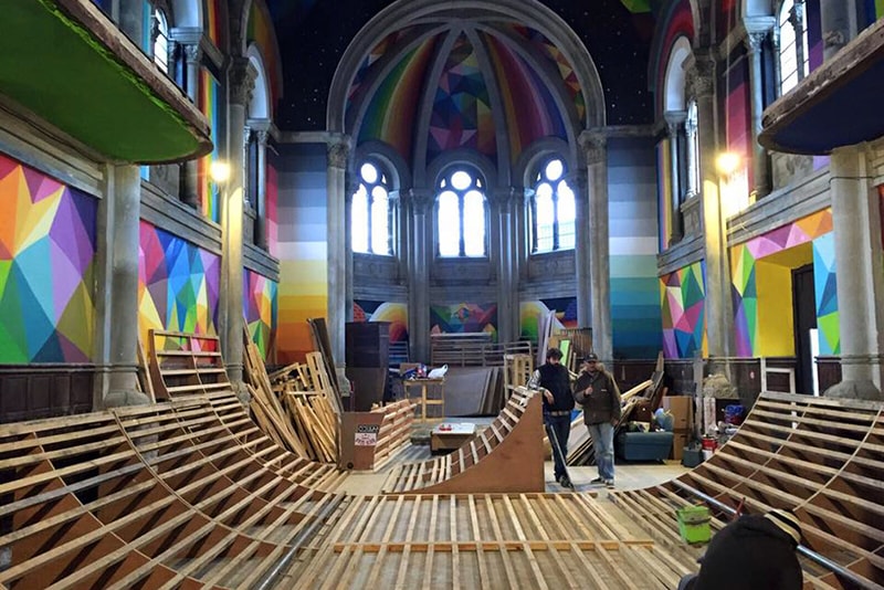 西班牙藝術家 Okuda San Miguel 將教堂改造成七彩滑板公園「Kaos Temple」
