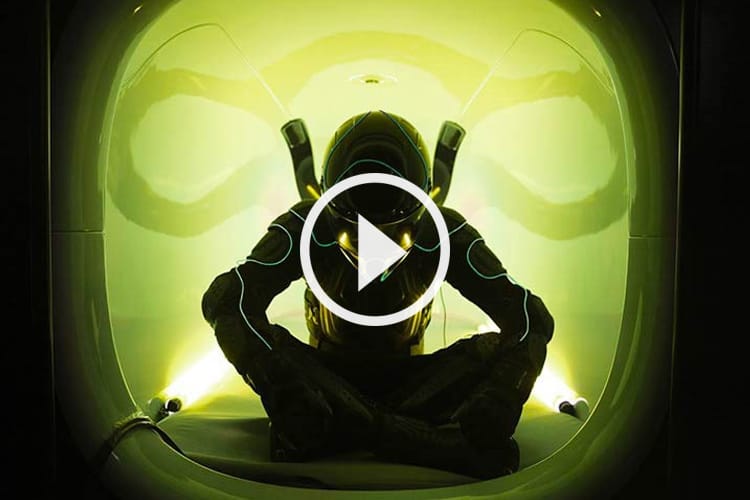 abstract groove 打造 Yamaha MT10「Ray of Darkness」疾走東京