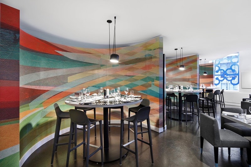 街頭壁畫「入侵」加拿大蒙特利爾 W Hotel 餐廳
