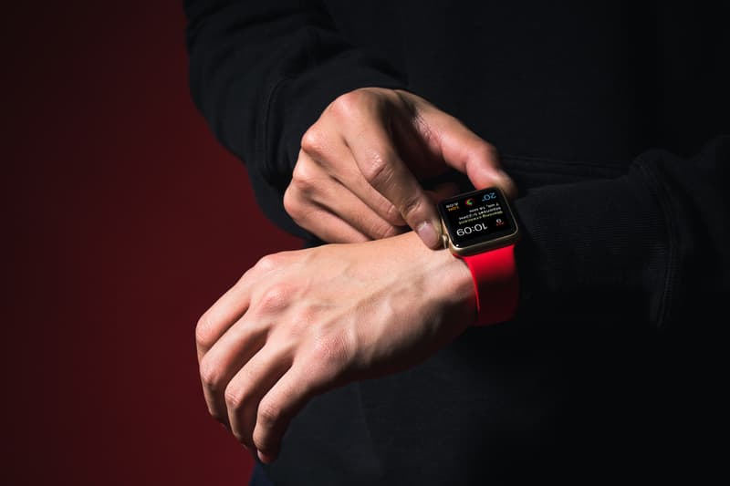 Close Look Apple Watch Sport Chinese Red