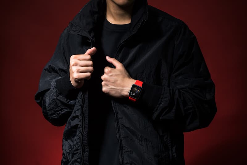 Close Look Apple Watch Sport Chinese Red