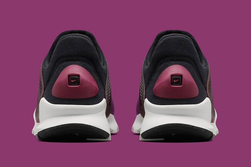 Tech Fleece  Nike Sock Dart