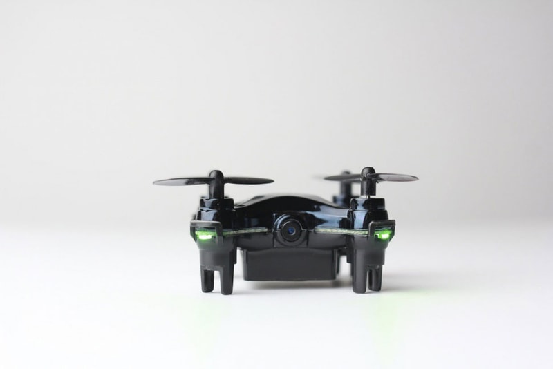 Axis 推出全球最小 FPV 航拍機「VIDIUS」