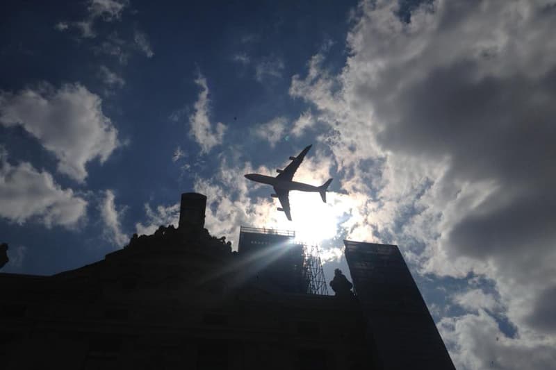 Canon Canada 呼籲網民上載自己最佳的飛機照片