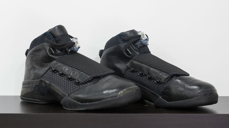 Michael Jordan 向 Kobe Bryant 贈送全套 Air Jordan 球鞋系列