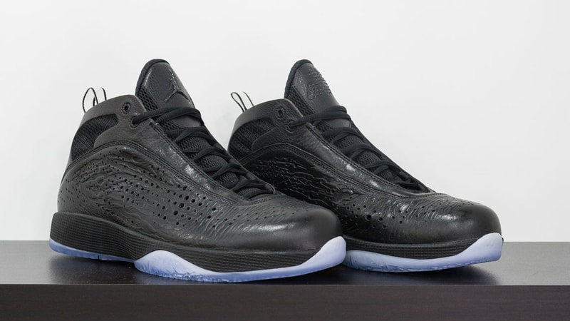 Michael Jordan 向 Kobe Bryant 贈送全套 Air Jordan 球鞋系列