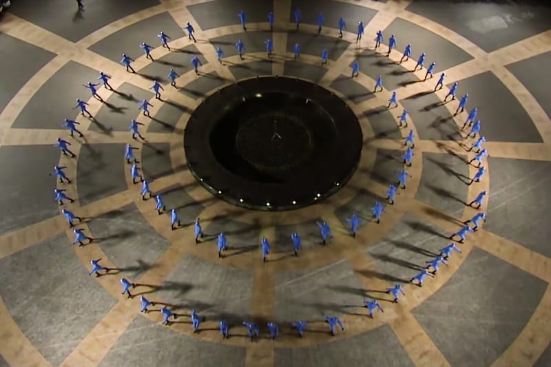 Moncler Grenoble  2016 秋冬系列林肯中心中央廣場上演