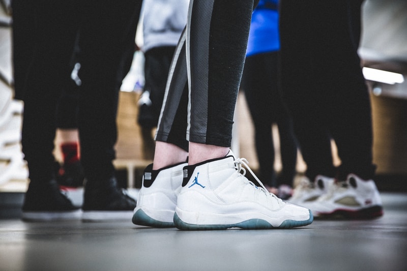 ONFEET :  JORDAN 8 WELLINGTON SNEAKER