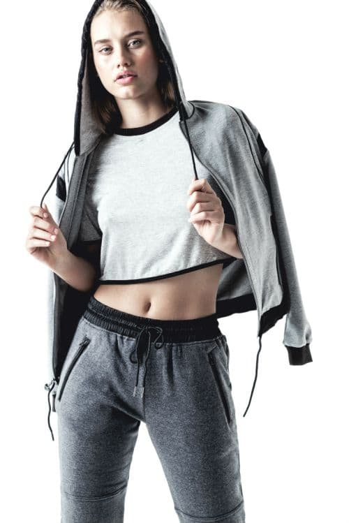KITH Women 釋出新季女裝運動服飾造型示範