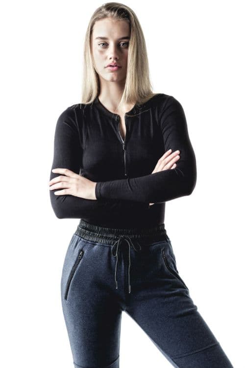 KITH Women 釋出新季女裝運動服飾造型示範