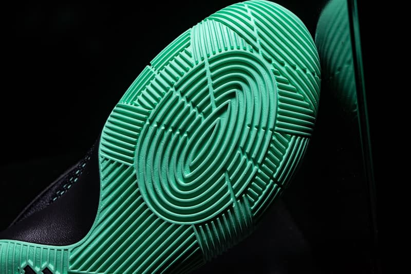 Nike Kyrie 2「Green Glow」配色