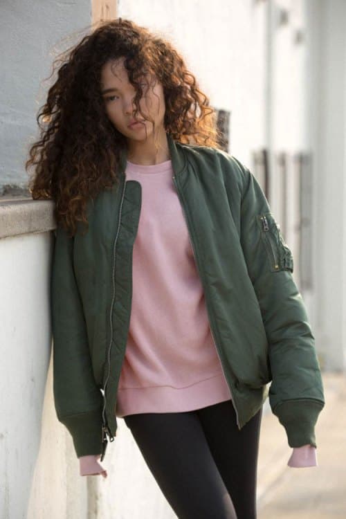 Sweat The Style 與模特兒 Ashley Moore 打造女生街頭風格特輯