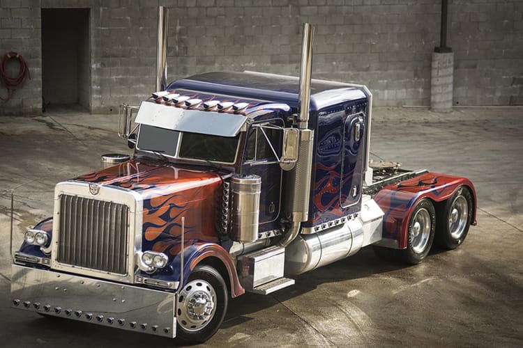 《變形金剛》兩款主角車輛 收藏家高價購入