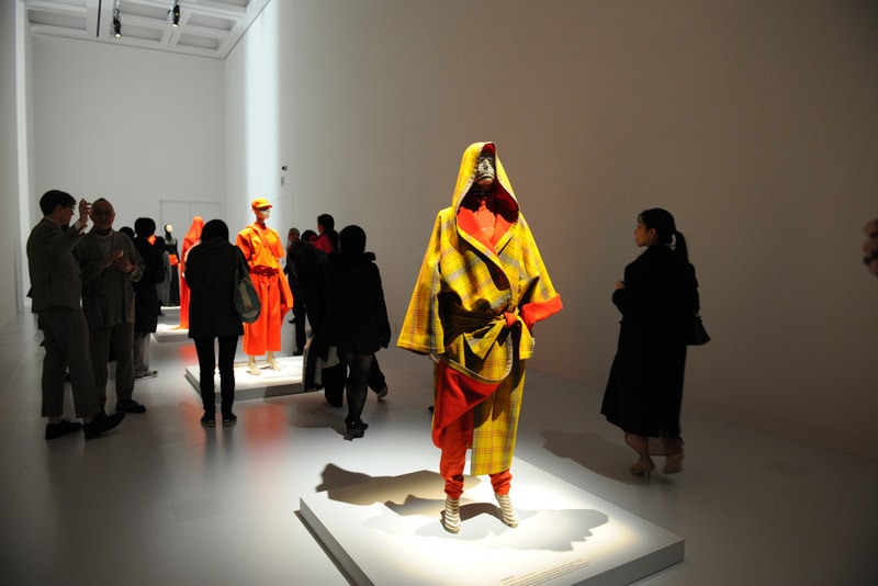 走進三宅一生作品回顧展