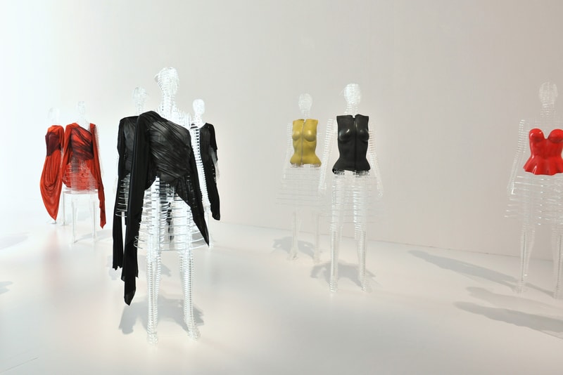 走進三宅一生作品回顧展