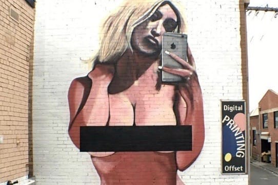 Kim Kardashian「裸照」壁畫驚現 Melbourne 街頭