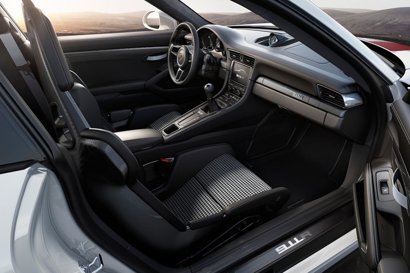 為純粹而生！Porsche 發佈新款 911 R 跑車