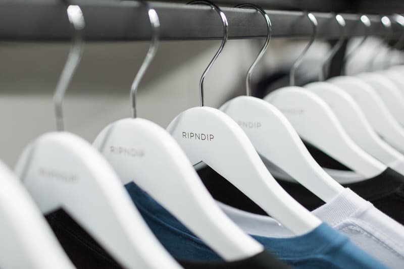 座立於 Supreme 專門店旁的 RIPNDIP 期間限定店