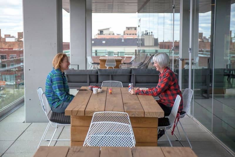 SRAM 芝加哥總部締造室內自行車交通系統