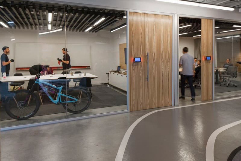 SRAM 芝加哥總部締造室內自行車交通系統