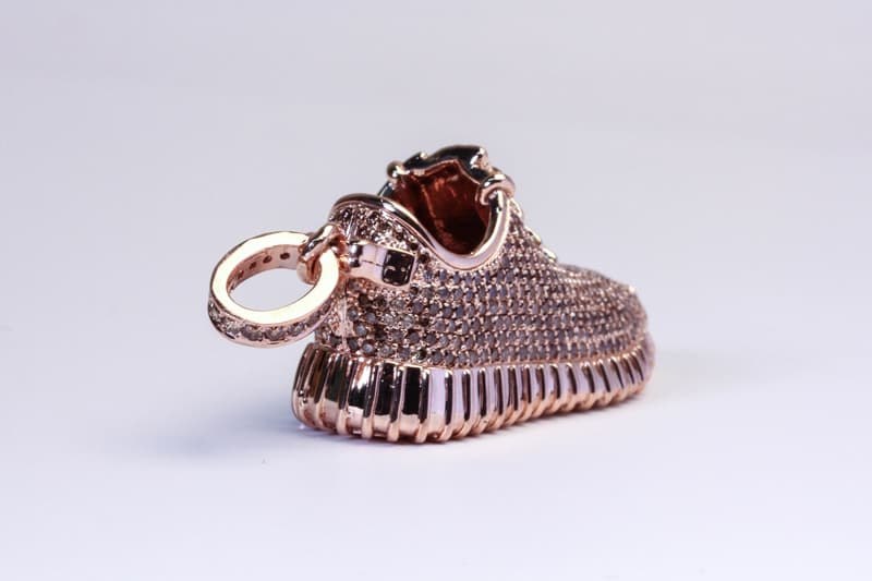 IFANDCO 打造奢華 Yeezy Boost 350 掛飾