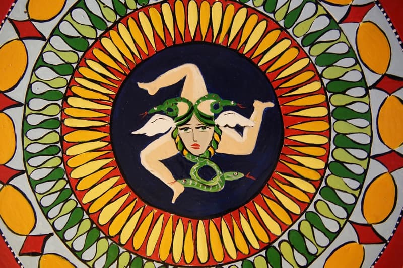 Dolce & Gabbana 聯手 Smeg 於米蘭家具展發布手繪藝術冰箱