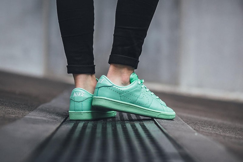 nike tennis classic gs green glow
