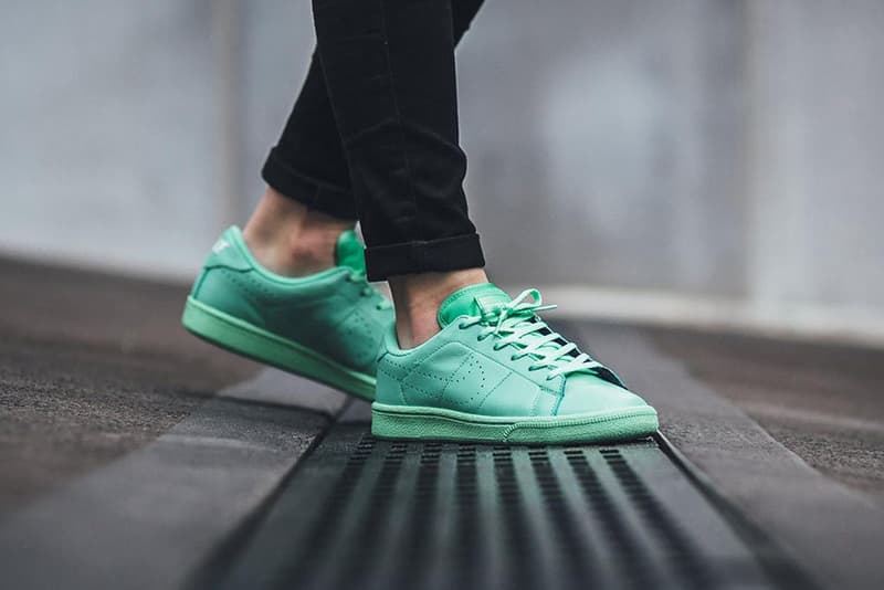 nike tennis classic gs green glow