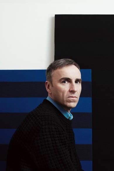 Raf Simons 認為時尚產業瘋狂節奏扼殺創意且不願「跟風」