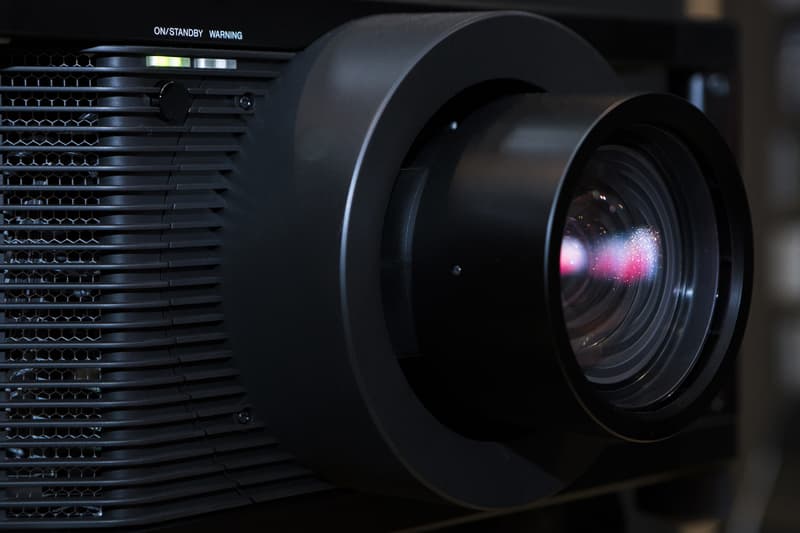 Sony 推出旗艦級 4K HDR 家庭影院投影機