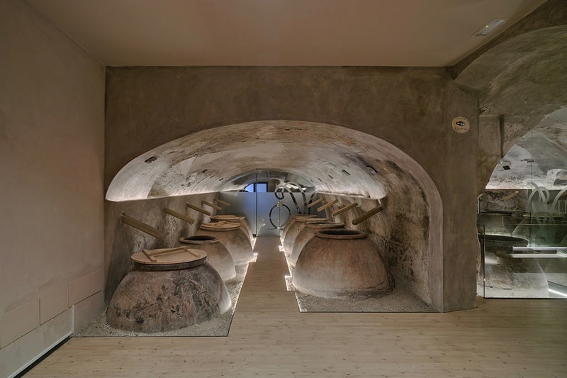 INMAT Arquitectura 改造西班牙古老酒窖為「葡萄酒學院」