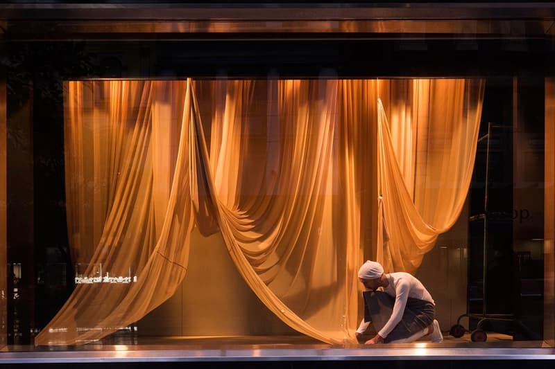 Aesop 在櫥窗展示中融入表演藝術