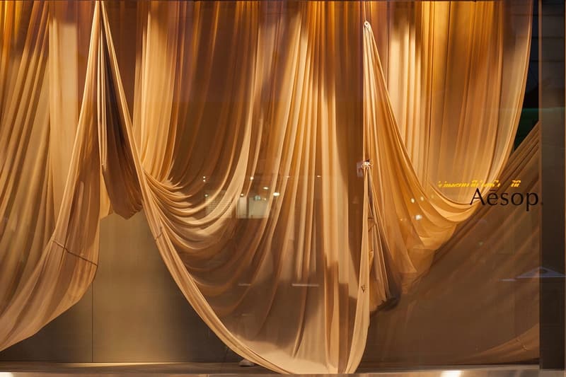 Aesop 在櫥窗展示中融入表演藝術
