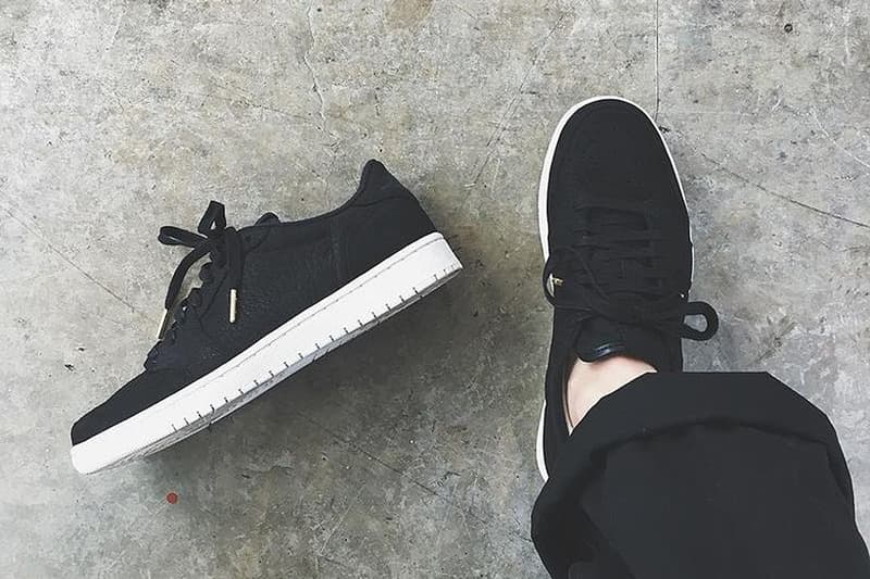 Air Jordan 1 Low "Swooshless"