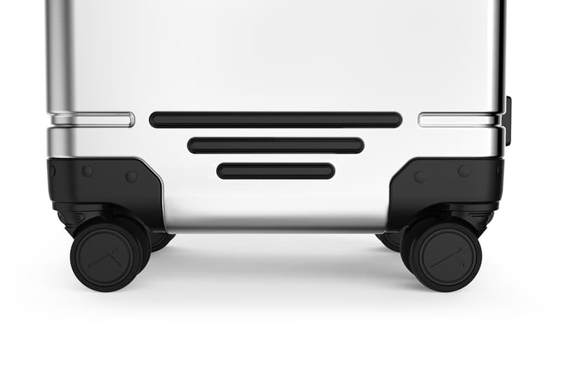 built-in charger luggage arlo skye carry-on