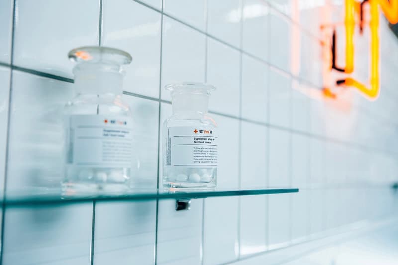 Fast Food Aid: 全球首家針對垃圾食品愛好者的「保健品」店