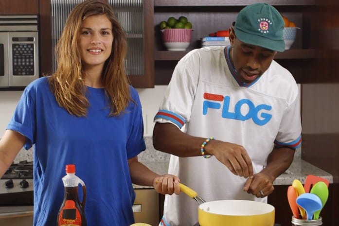 Tyler, The Creator 示範肉桂粉 Eggo 華夫餅做法