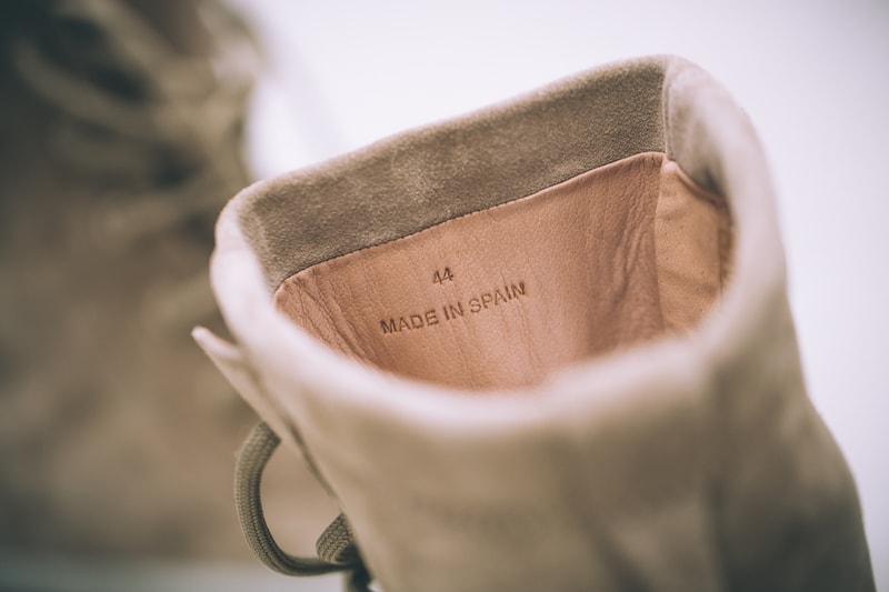 近賞 Yeezy Season 2 自家靴款設計