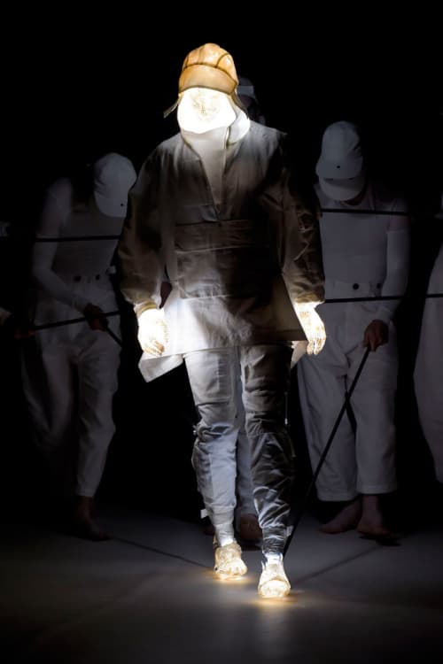 Aitor Throup 以人偶時裝概念展震撼 London Collections: Men 時裝周