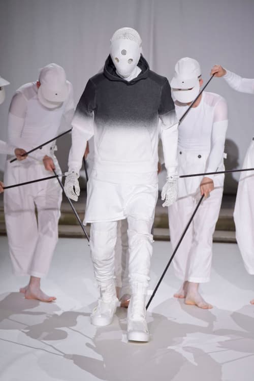Aitor Throup 以人偶時裝概念展震撼 London Collections: Men 時裝周