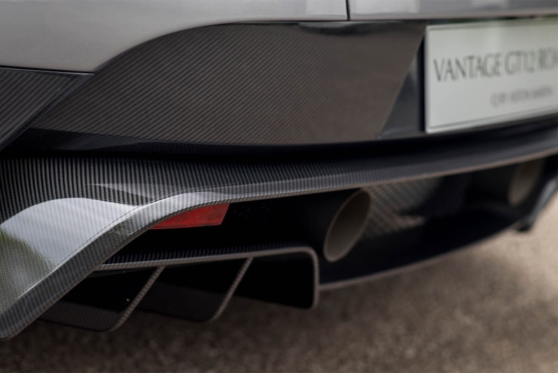 絕世孤品！Aston Martin Vantage GT12 Roadster 定製版跑車