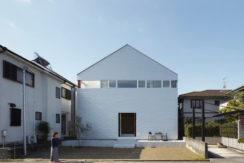 basketball court house by koizumisekkei