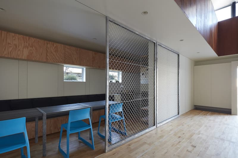 basketball court house by koizumisekkei