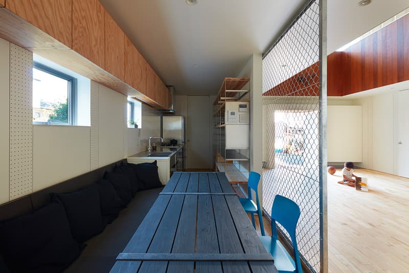 basketball court house by koizumisekkei