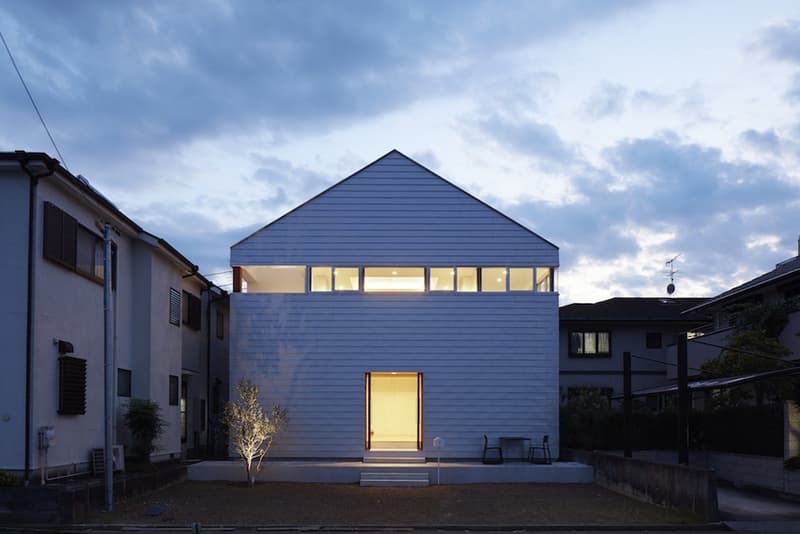 basketball court house by koizumisekkei