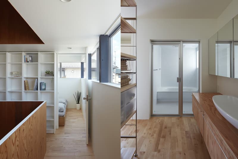 basketball court house by koizumisekkei